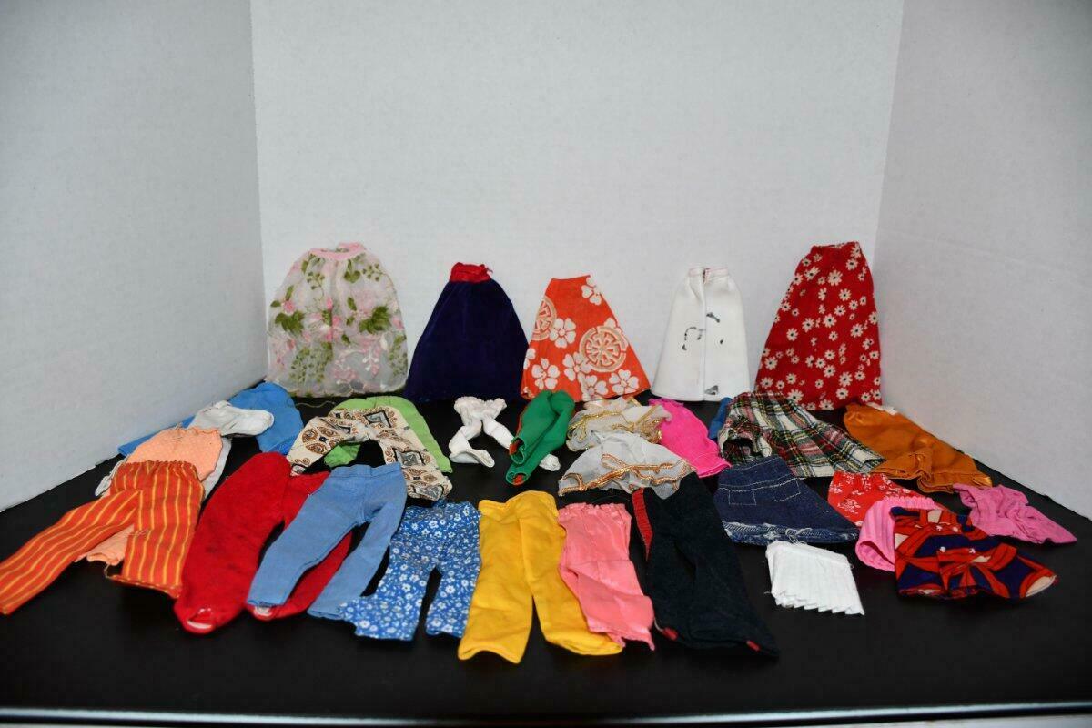 Mattel Barbie Clothes Lot Of 30 Pants/skirts Great Condition