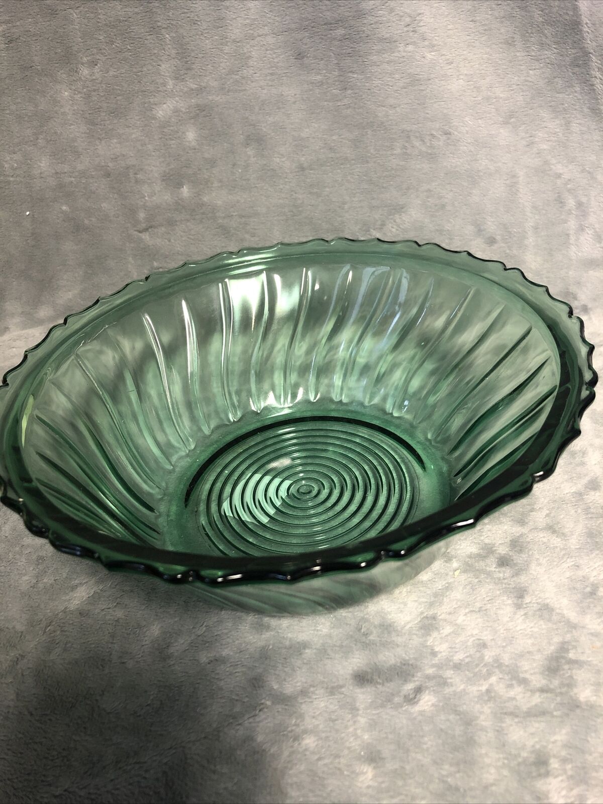 Swirl Petal Jeannette Ultramarine Cir 1937-38  Depression Glass 9.25” Bowl