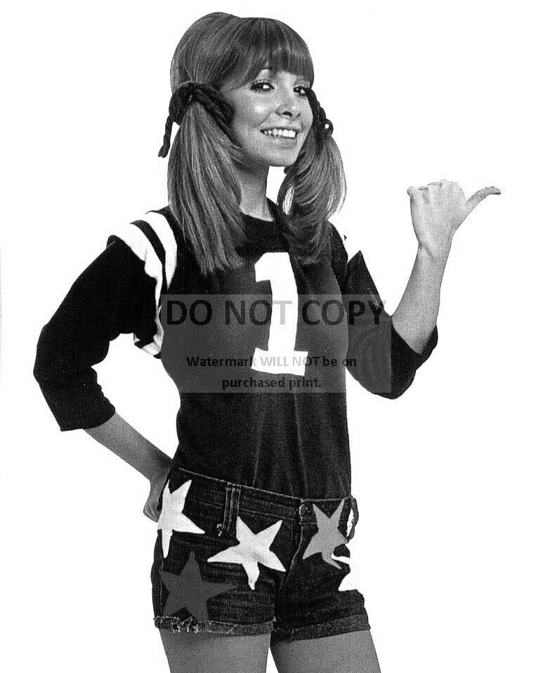 Actress Judy Strangis - 8x10 Publicity Photo (ww021)
